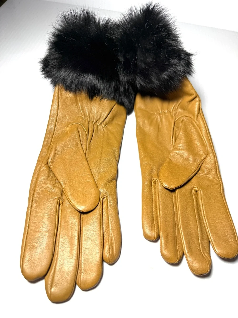 Source Unknown Tan Leather Gloves with Black Fur Cuff